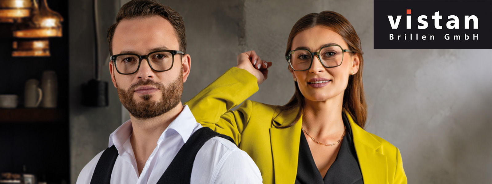 Vistan: Mann und Frau, die jeweils eine Brille tragen